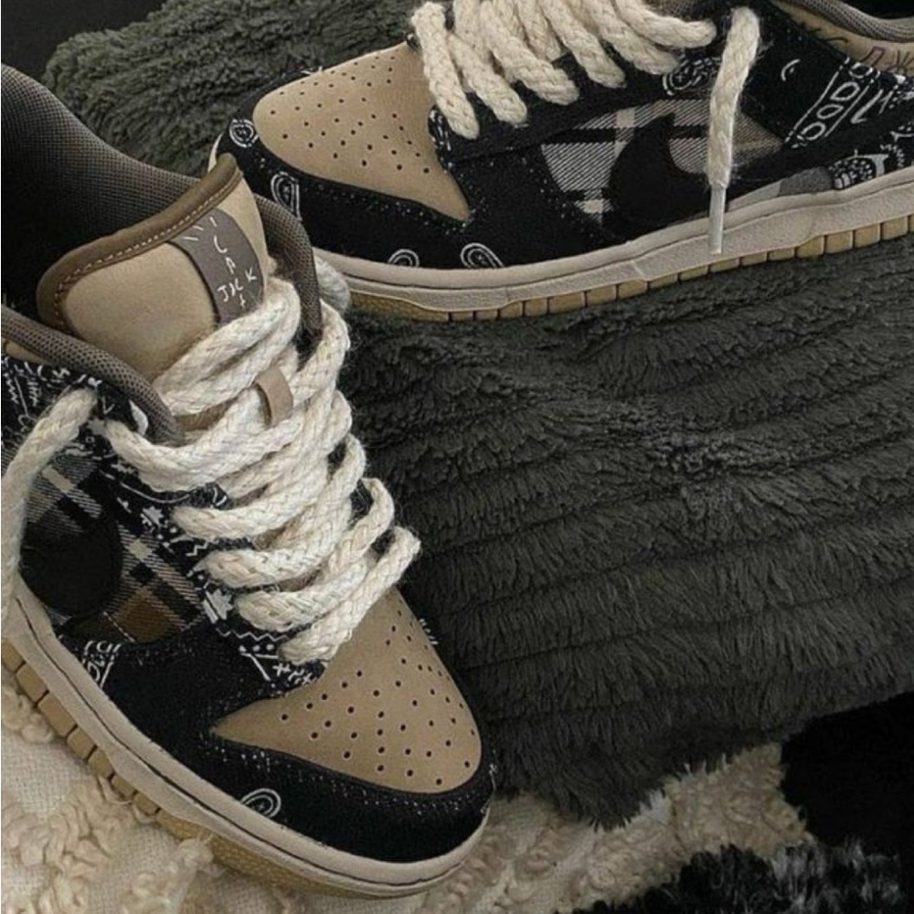 Travis Scott Dunks Sneakers - Black and Tan